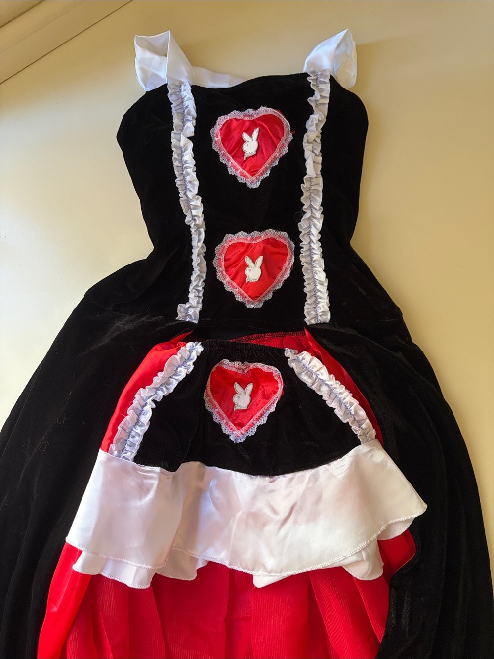 Vintage 2000s Playboy Queen of Hearts Halloween costume - Picture 5 of 7